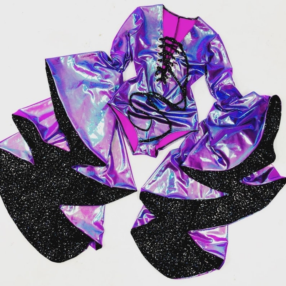 Plumeria Sorceress Sleeve Romper with Siren Cut Leg and Plunging V Laceup Neckli